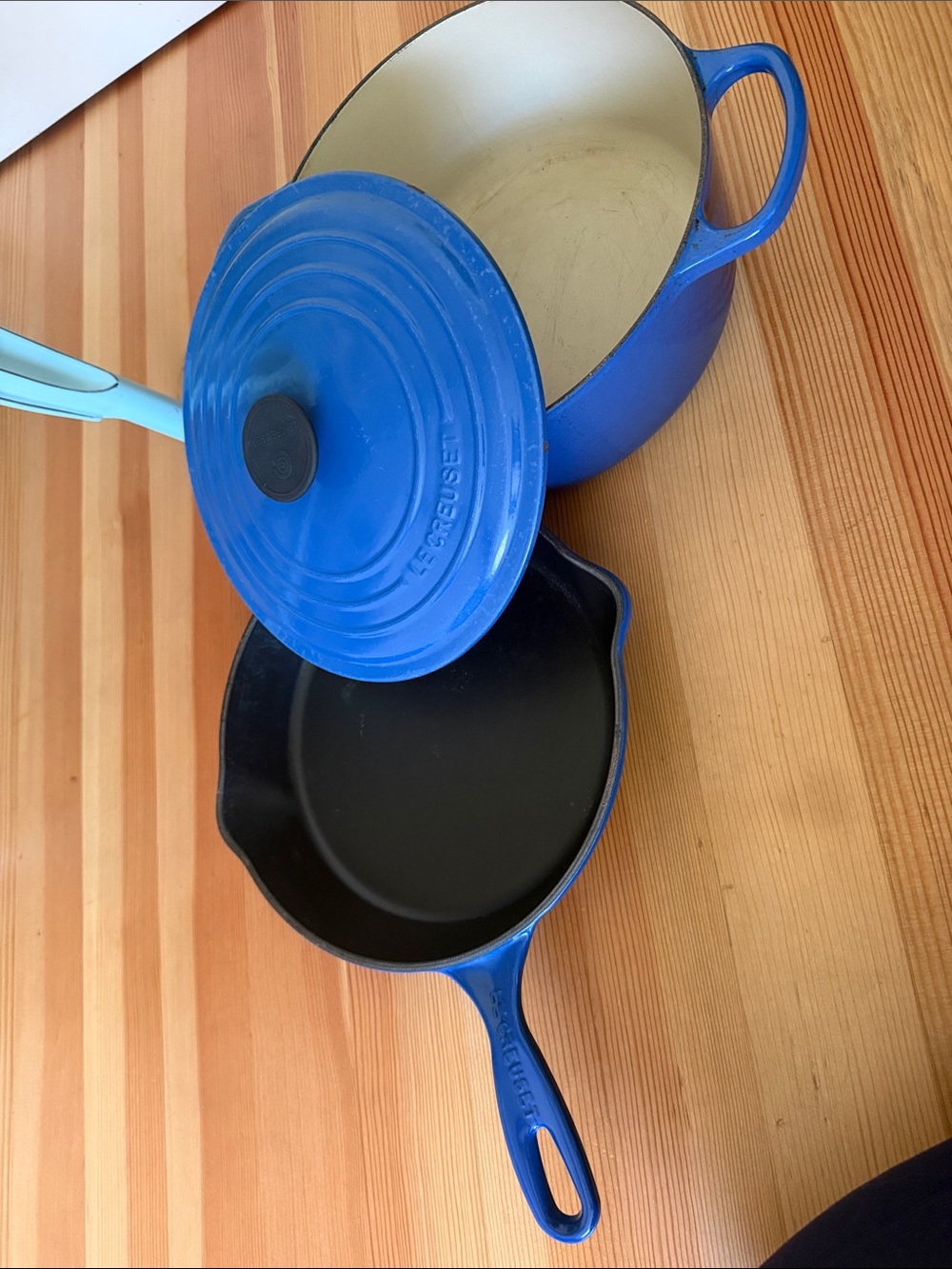 BUNDLE Le creuset dutch oven, lid, saute pan